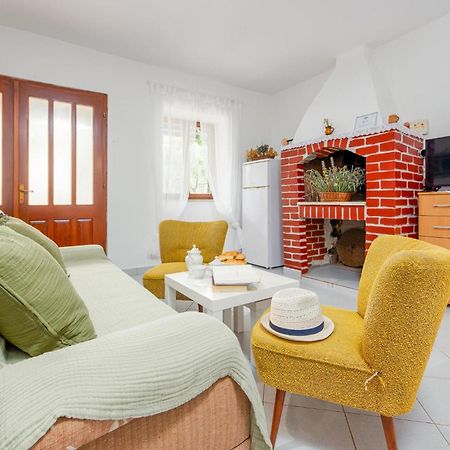Beautiful Home In Novalja With Wifi Exterior foto