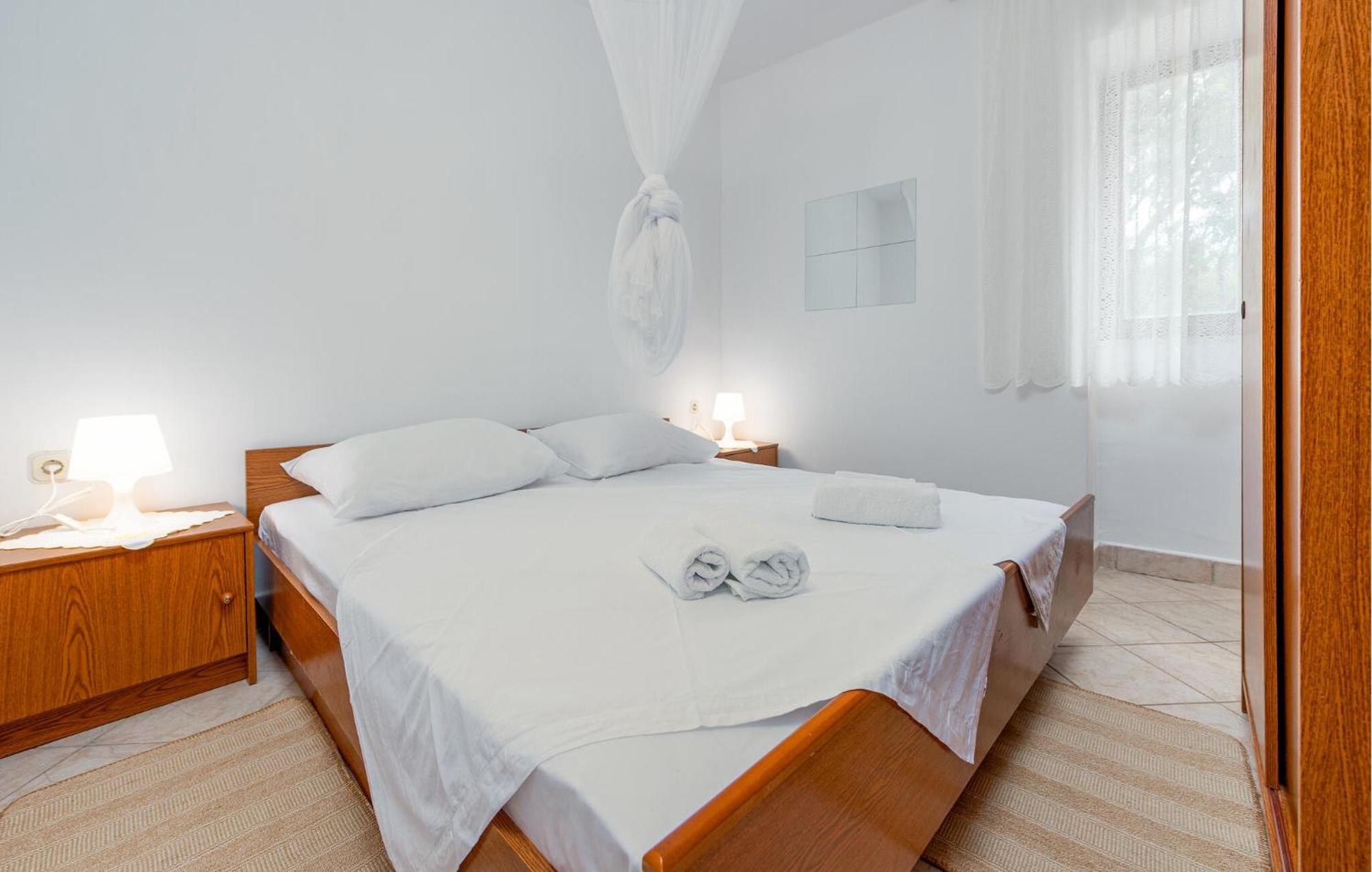 Beautiful Home In Novalja With Wifi Exterior foto