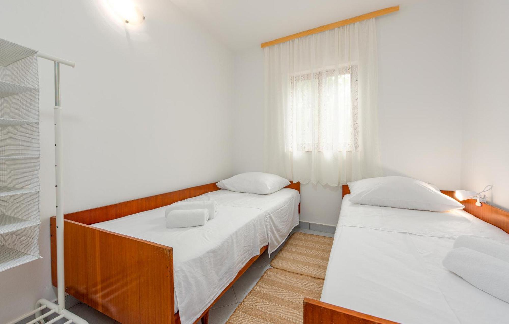 Beautiful Home In Novalja With Wifi Exterior foto
