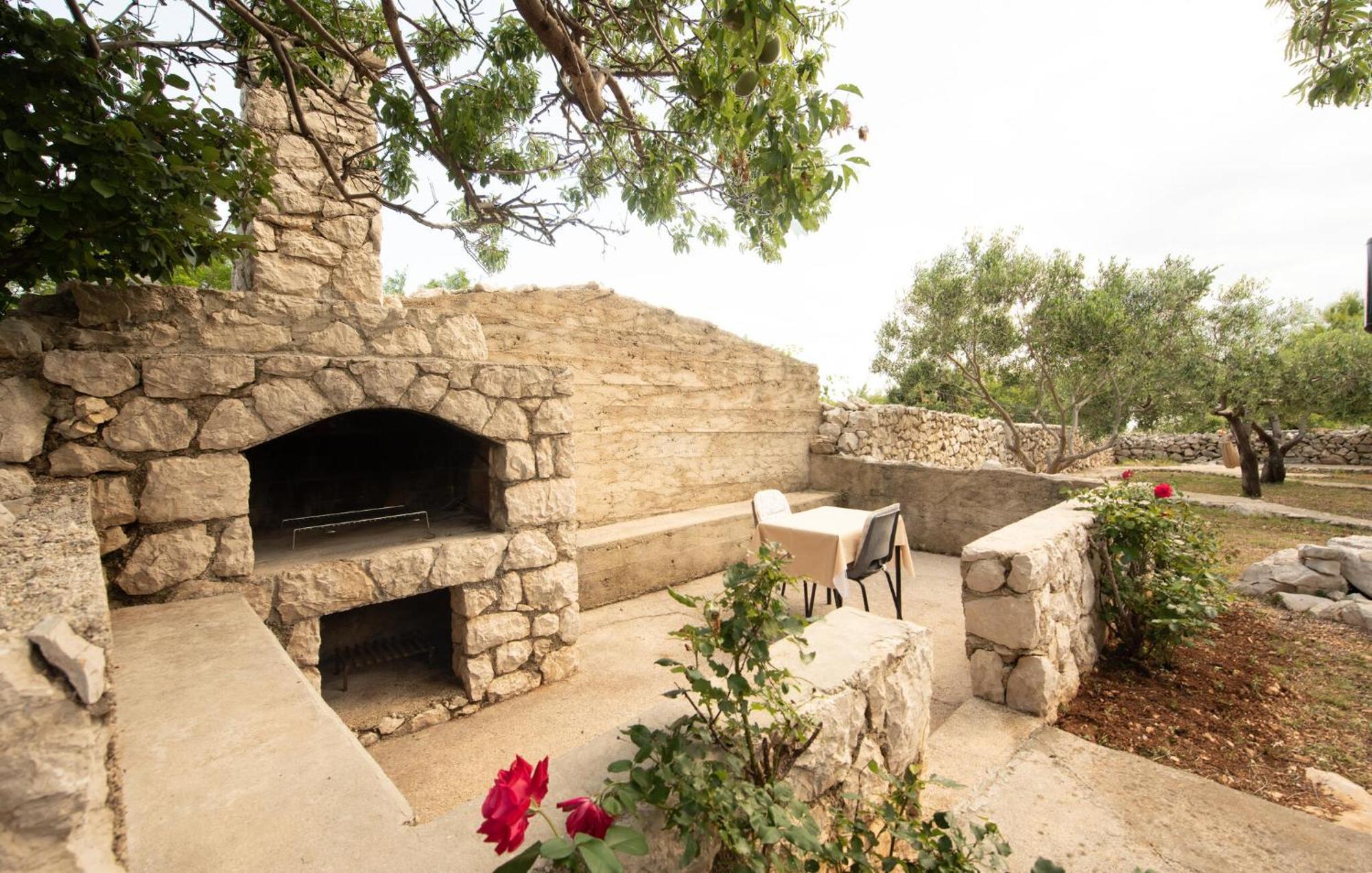 Beautiful Home In Novalja With Wifi Exterior foto